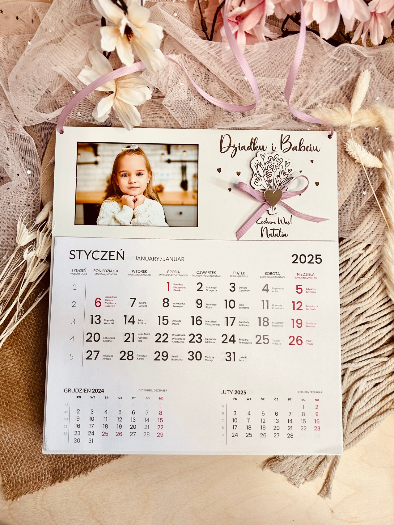 Kalendarz z miejscem na zdjęcie dziecka z okazji dnia babci i dziadka