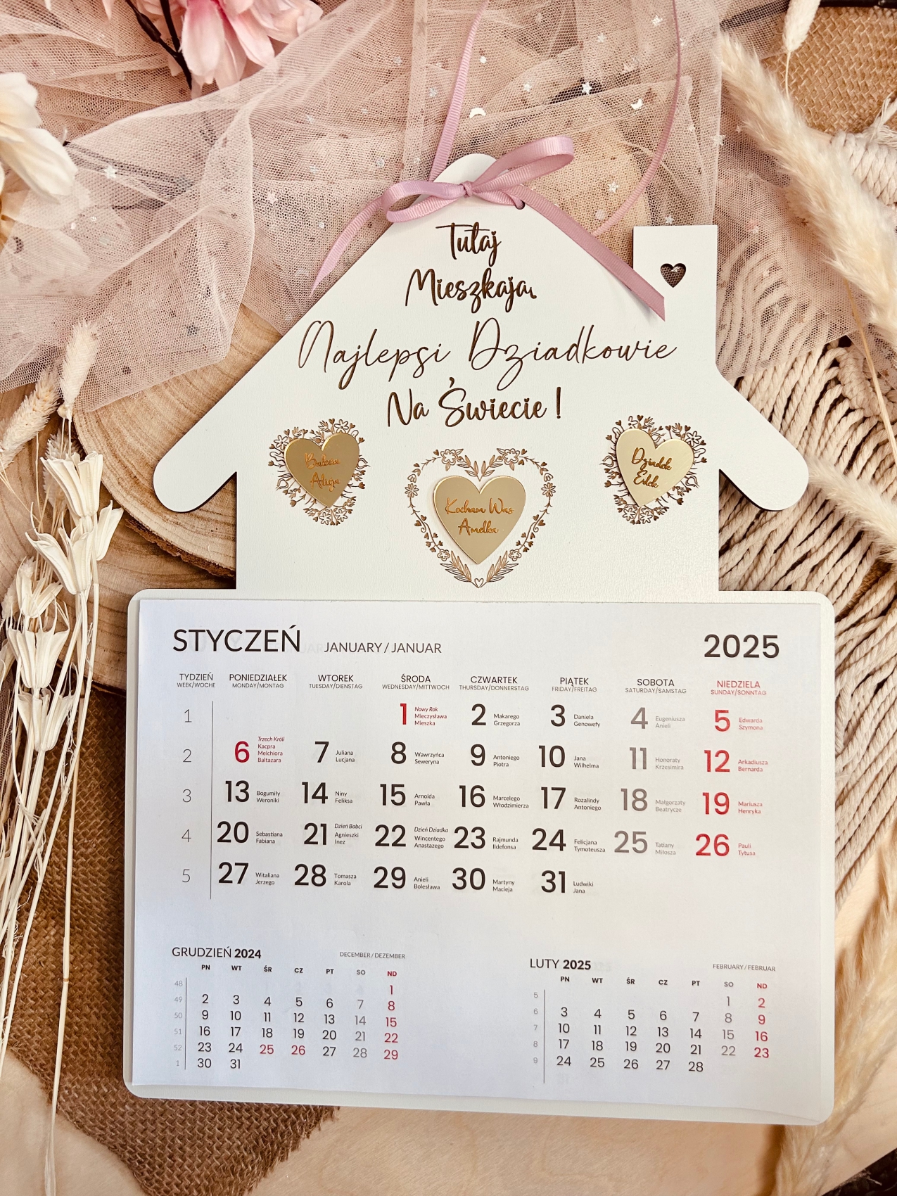 Kalendarz w kształcie domku z okazji dnia babci i dziadka