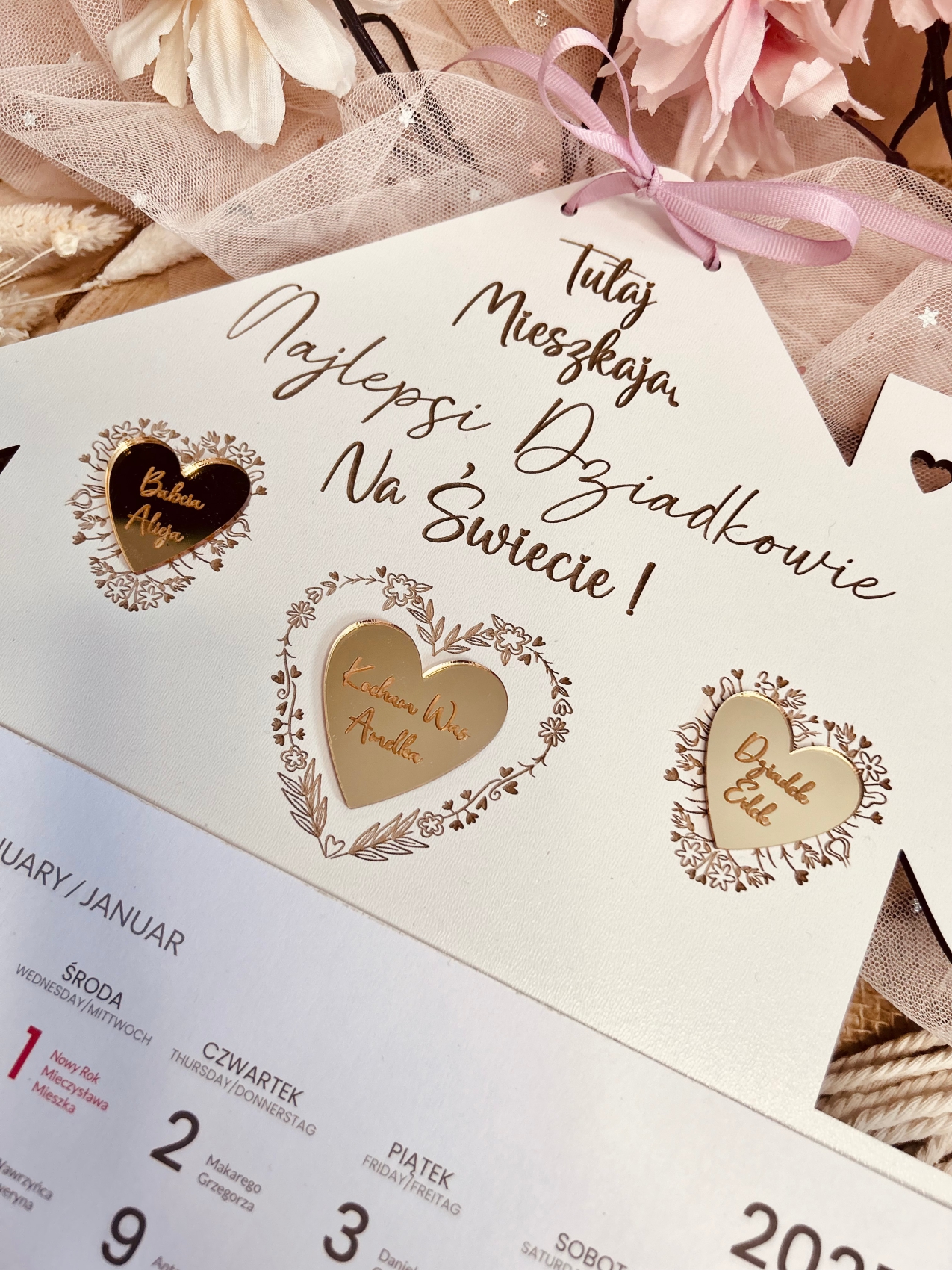 Kalendarz w kształcie domku z okazji dnia babci i dziadka