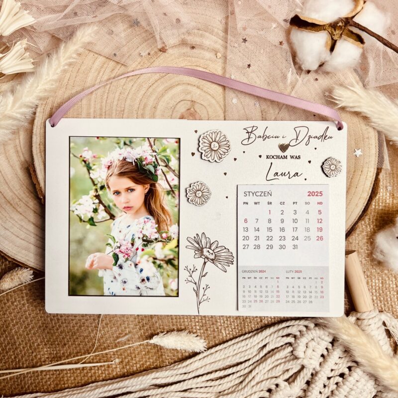 Kalendarz z miejscem na zdjęcie dziecka z okazji dnia babci i dziadka