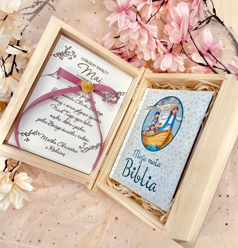 Pamiątka Chrztu Świętego z imieniem Prezent na Chrzest Święty Biblia