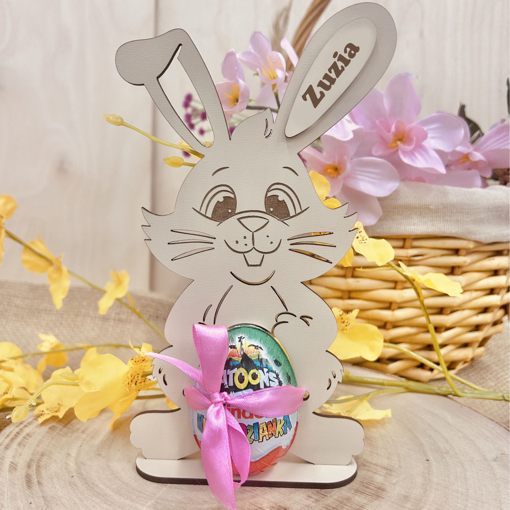 Zając wielkanocny na jajko