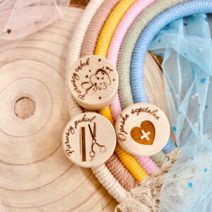 ZESTAW-PUDELECZKA-PAMIATKI-DLA-DZIECKA-ZABEK-PUKIEL-OPASKA-3-SZT-Kolor-bezowy ZESTAW PUDEŁECZKA PAMIĄTKI DLA DZIECKA ZĄBEK, PUKIEL, OPASKA 3 SZT.