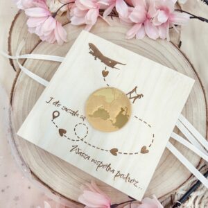 Zdj1 PUDEŁKO NA PIENIĄDZE ŚLUB PREZENT DREWNIANE PAMIĄTKA KARTKA WESELE GRAWER