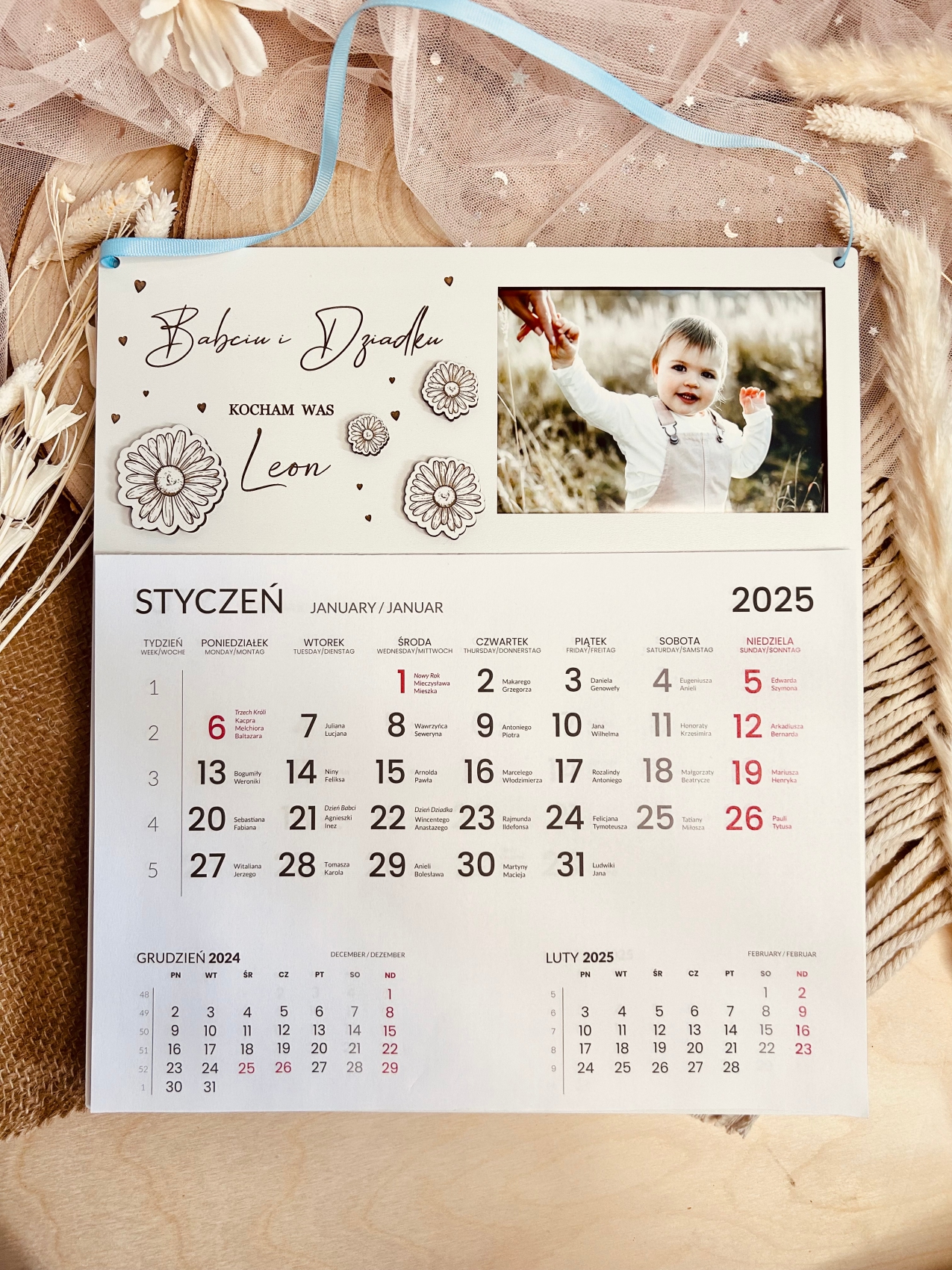 Kalendarz z miejscem na zdjęcie dziecka z okazji dnia babci i dziadka