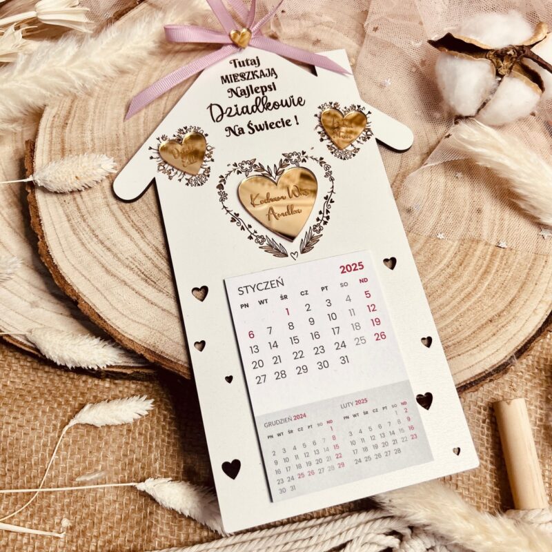 Kalendarz w kształcie domku z okazji dnia babci i dziadka