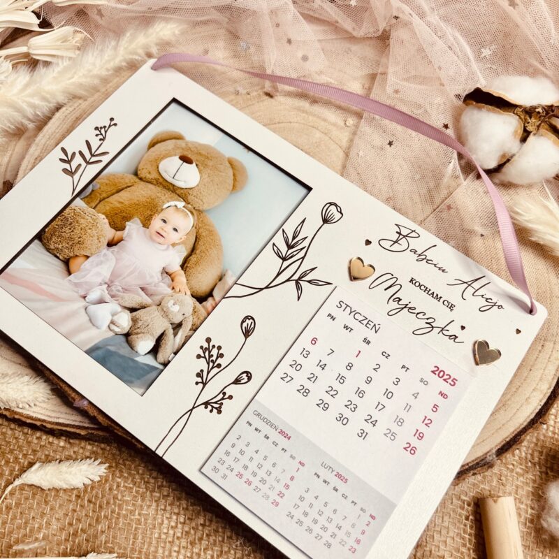 Kalendarz z miejscem na zdjęcie dziecka z okazji dnia babci i dziadka