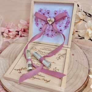 zdj1 Drewniane pudełko na komunię dla dziewczynki