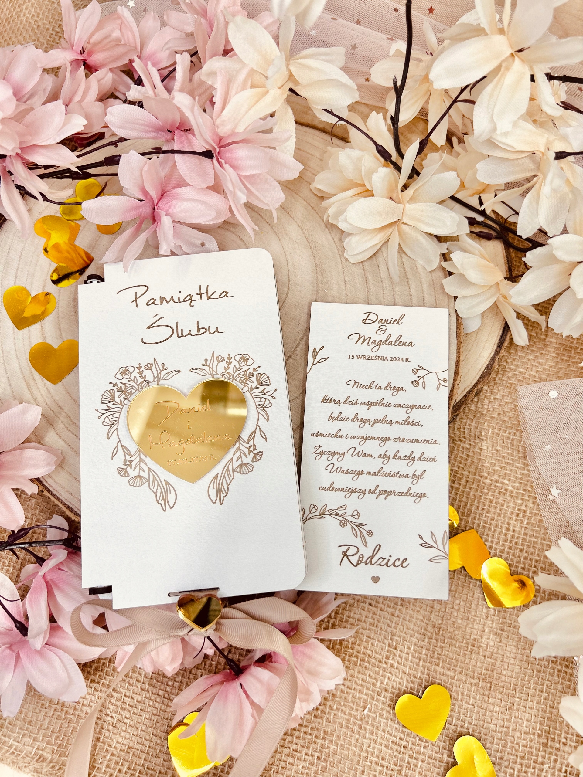 Pudełko na pieniądze z złotym sercem