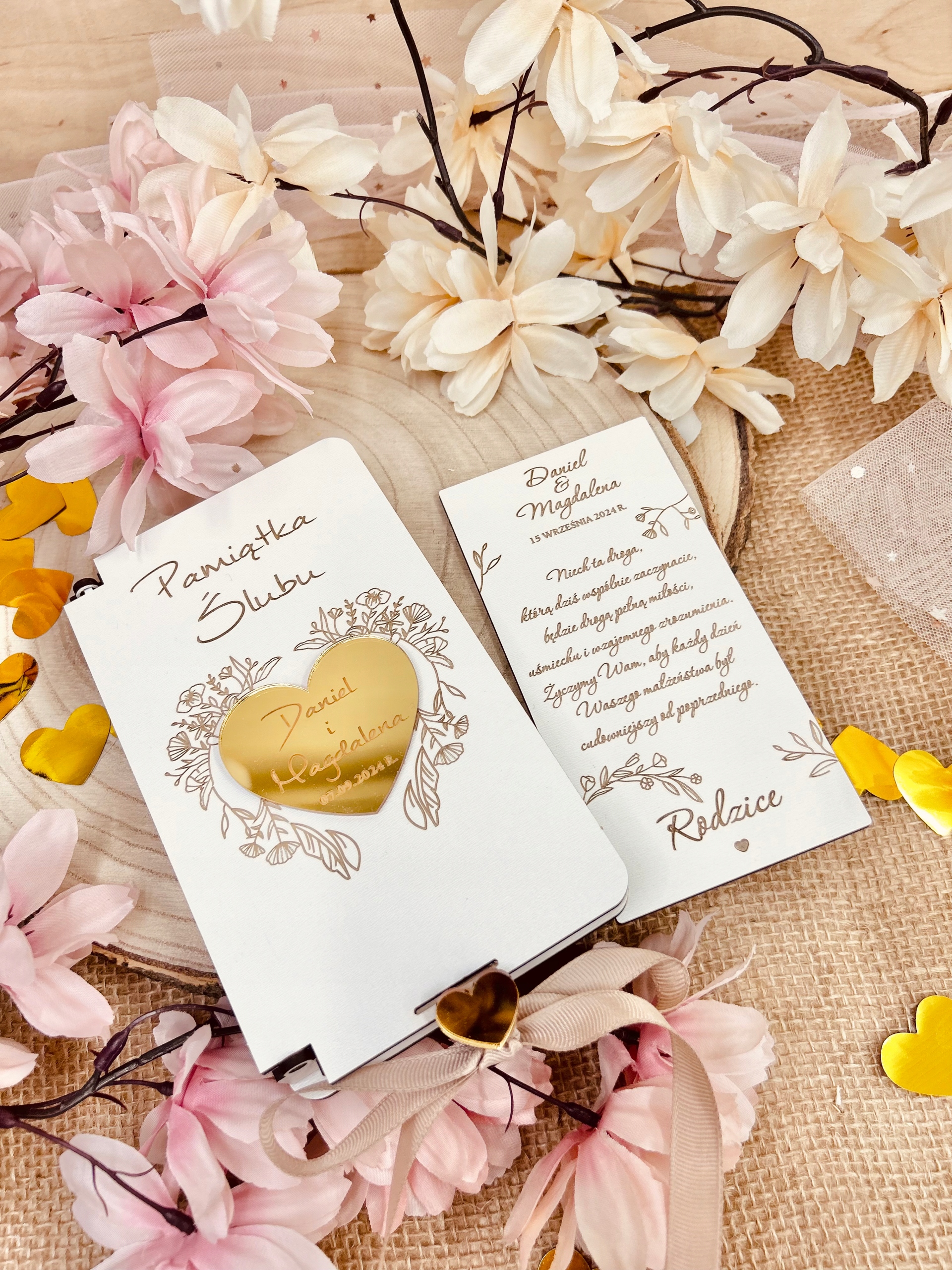 Pudełko na pieniądze z złotym sercem