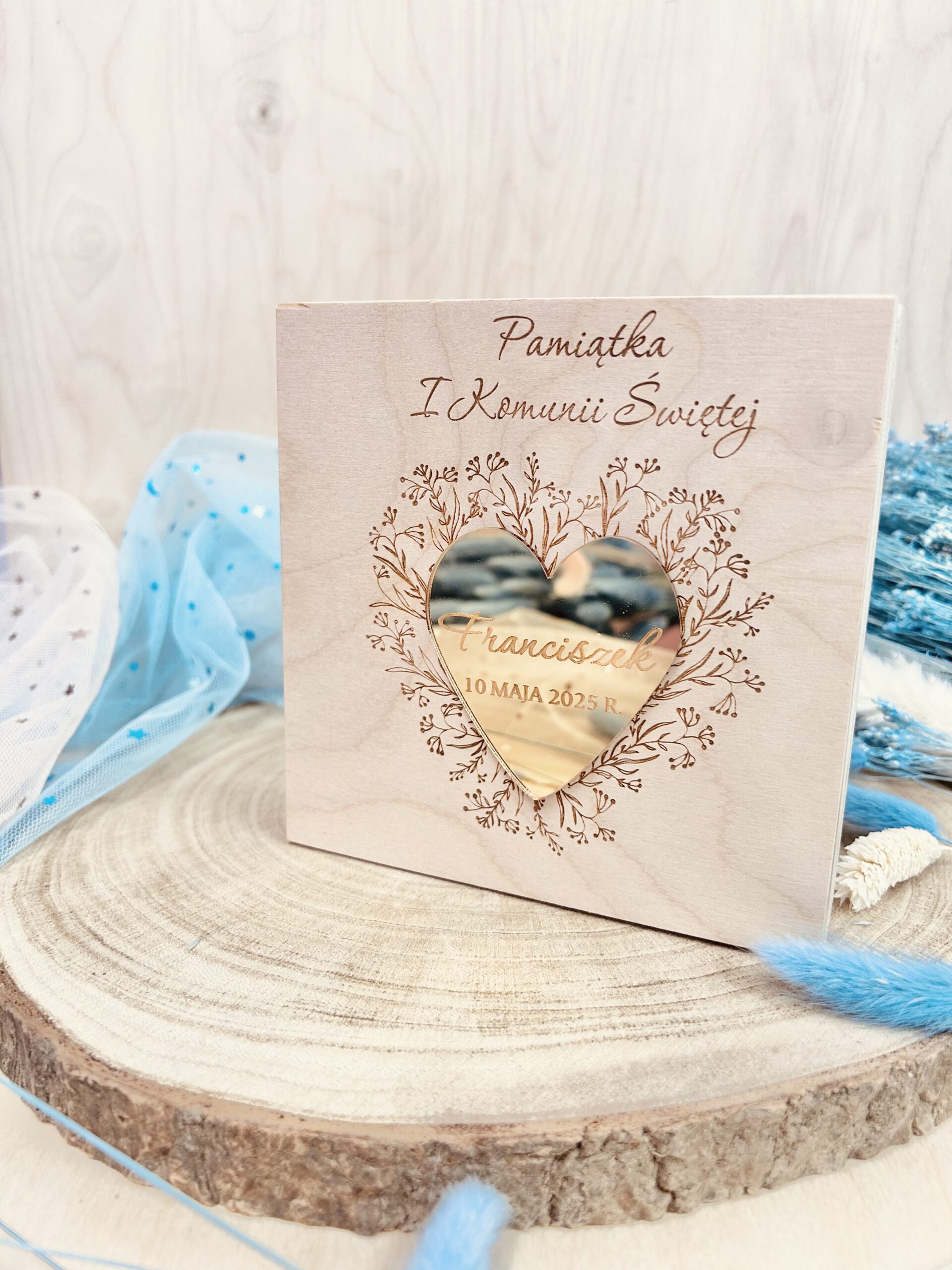 Drewniane pudełko na komunię dla chłopca