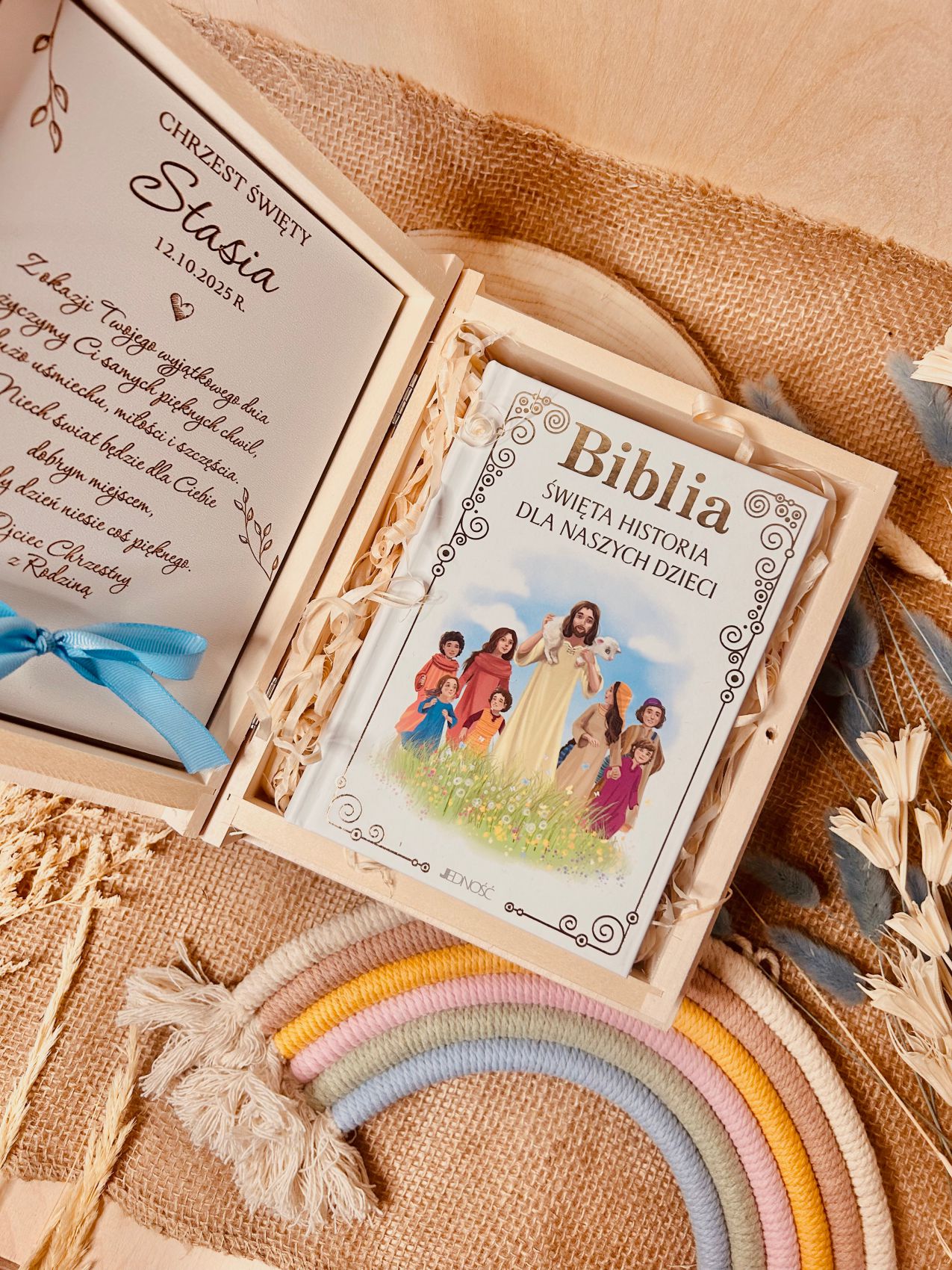 Biblia pamiątka Chrztu Świętego z stópkami.