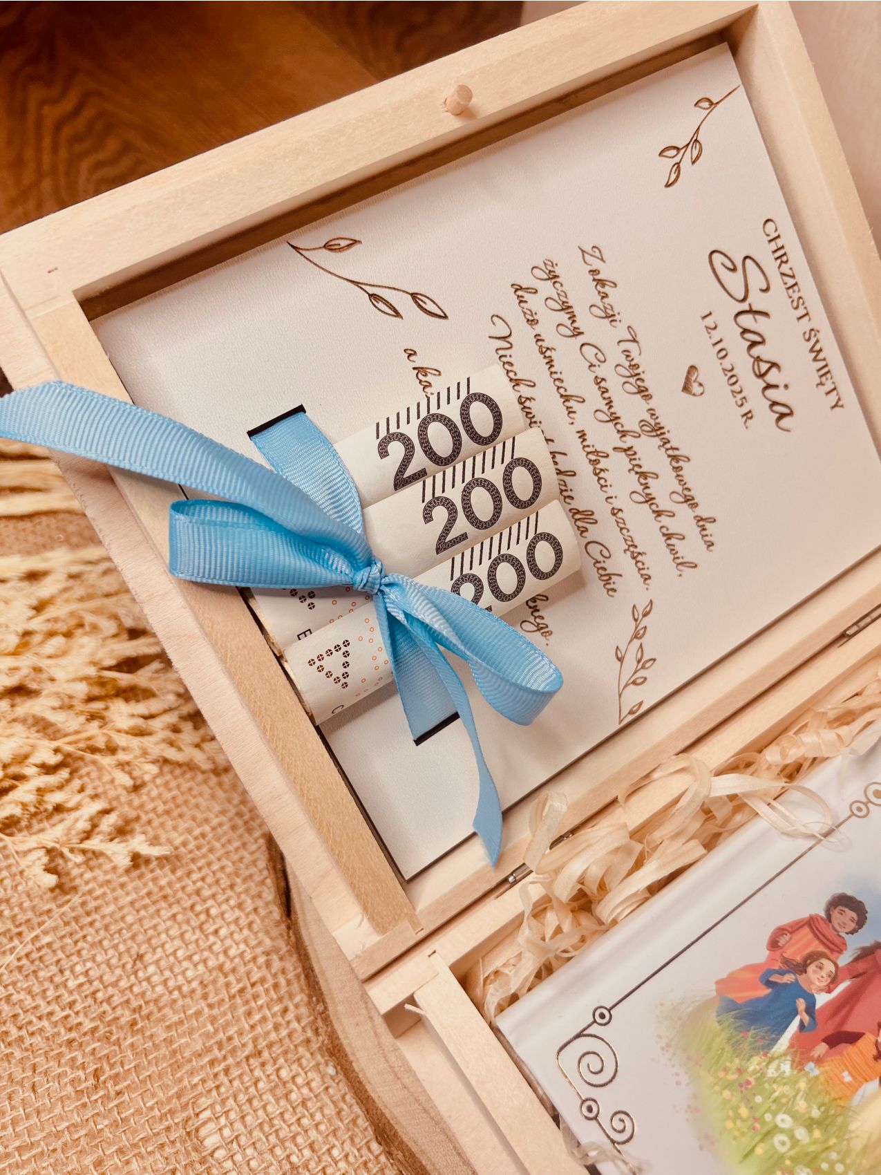 Biblia pamiątka Chrztu Świętego z stópkami.