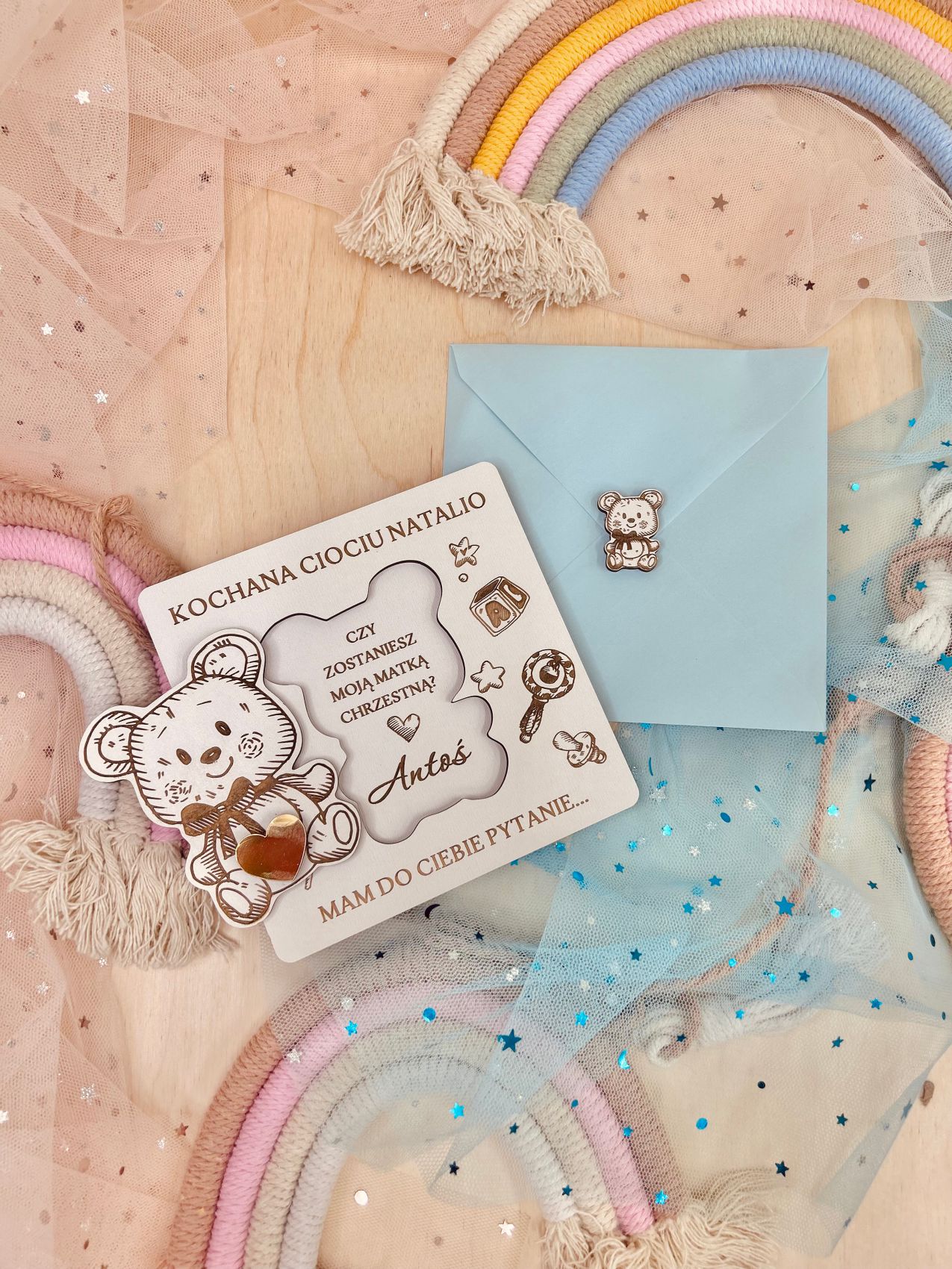 Biała prośba o bycie Chrzestnym z misiem.